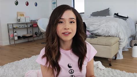 Pokimane Nude LEAKED Porn Masturbation Twitch Streamer。